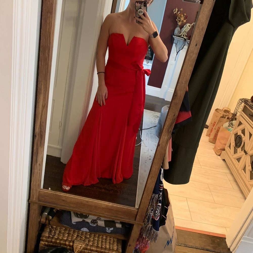 Vera want red dress